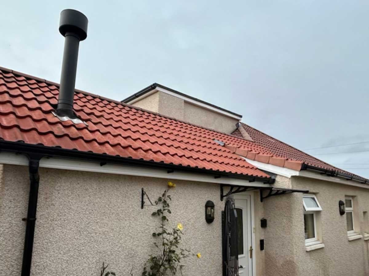 clean-red-tile-roof-gladstone-3